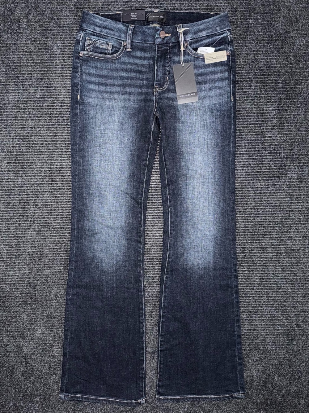 Buckle Black NWT Fit No 53 Mid Rise Bootcut Jeans Women’s 26x30 Dark BBW5614S